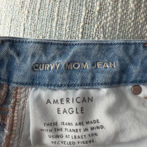 American Eagle Strigid Curvy Ripped Mom Jean - Picture 7 of 8